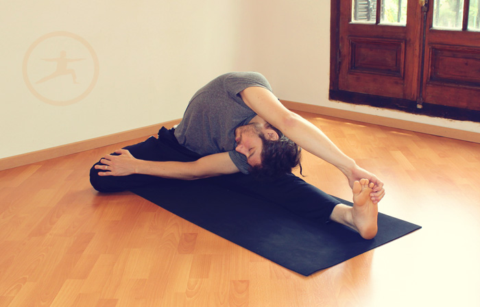 JANU SIRSASANA · Beneficios de la práctica de Yoga